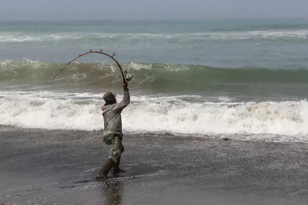 Pesona Pantai Serang